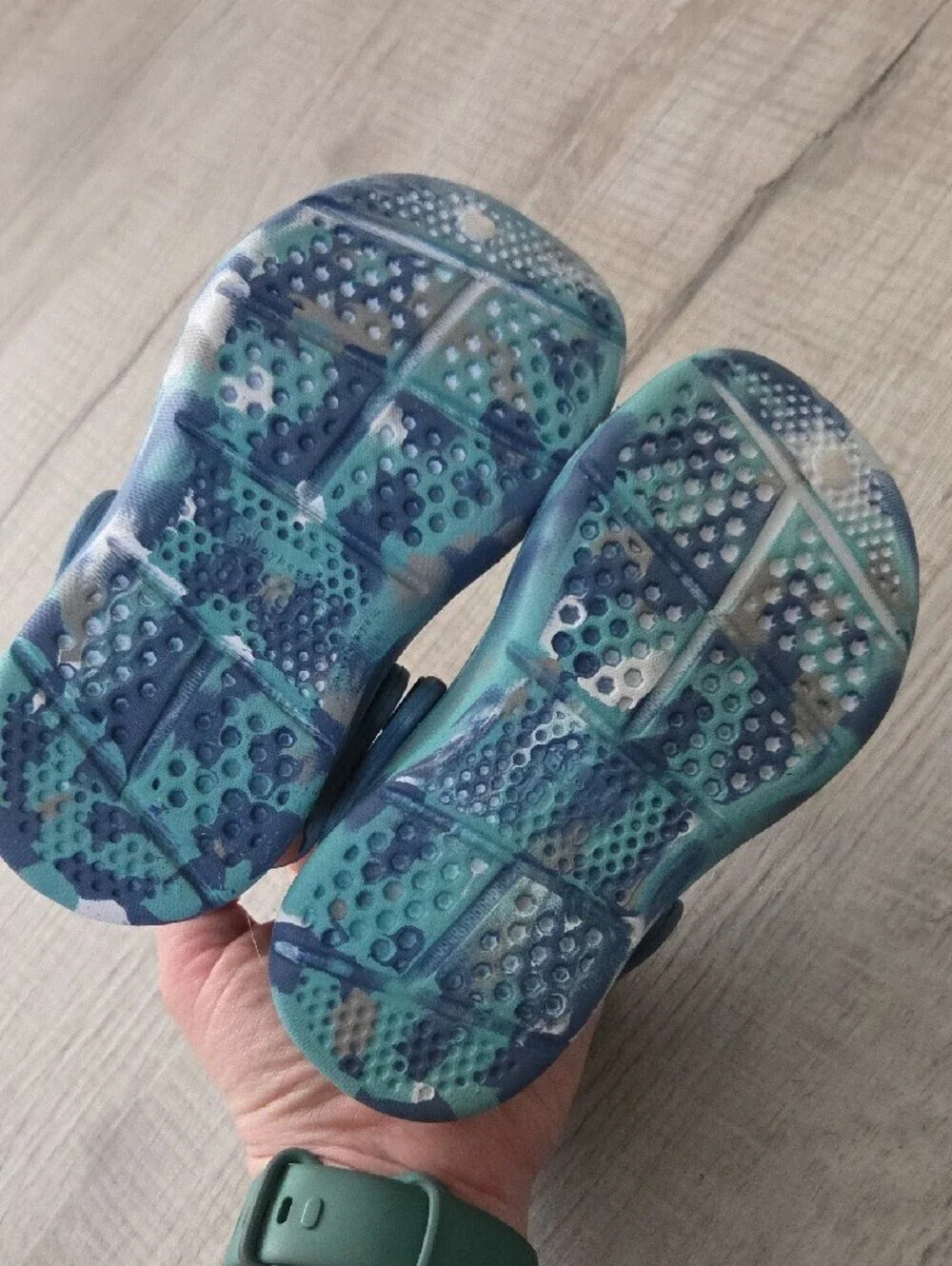 Joybees Kids Blue & Teal Water-Pattern Clog Sandals Size 8/9